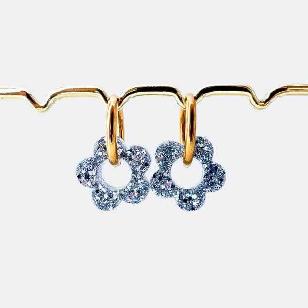 Boucles d’Oreilles fleurs pailletées 🌸