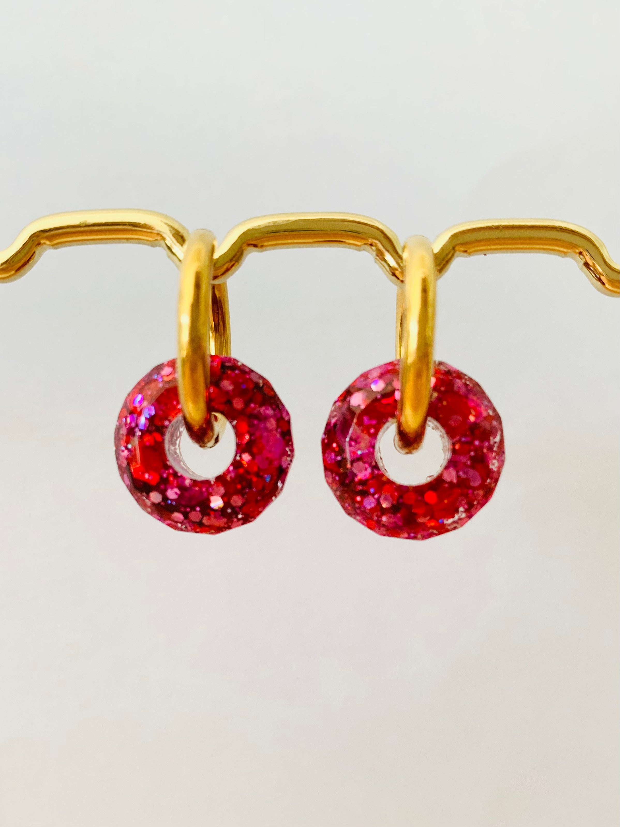 boucles d'oreilles rouge rose boules disco