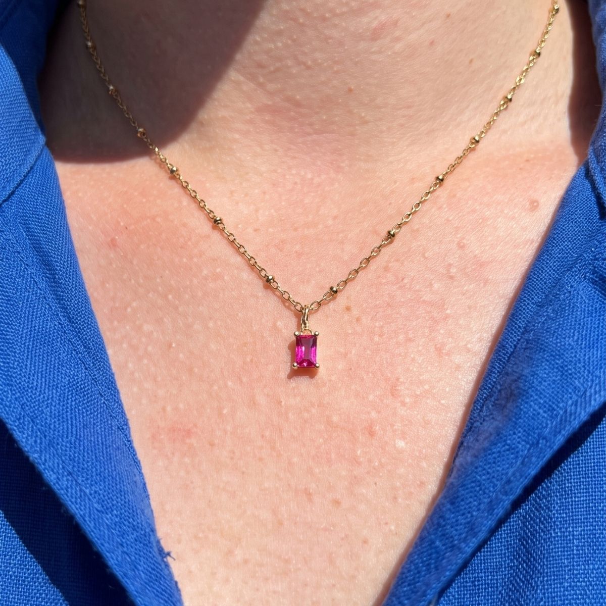 Collier Olia vue détail pendentif pierres naturelles bijou fait main La Rochelle