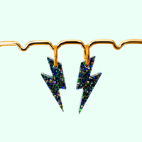 Boucles d’oreilles artisanales L'Atelier Rochelais, éclairs pailletés sur chaîne dorée