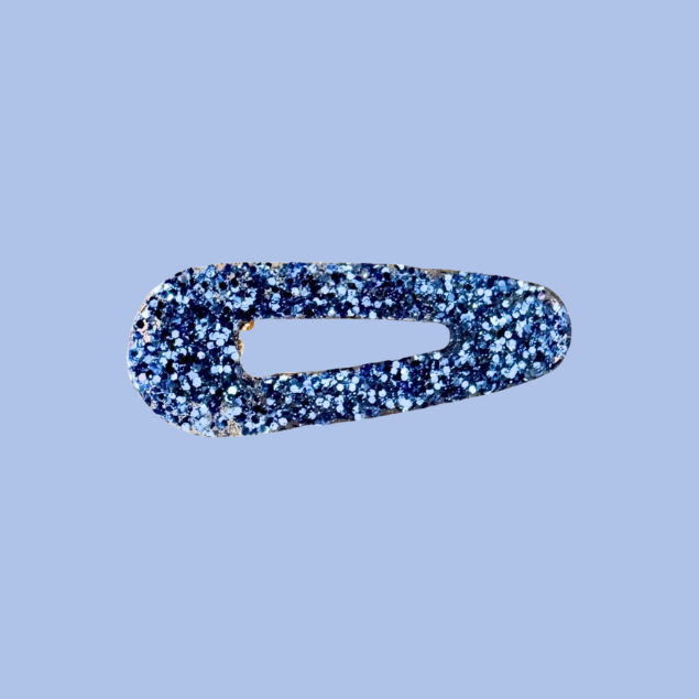 Barrette à paillettes bleues L’Atelier Rochelais, accessoire cheveux artisanal élégant