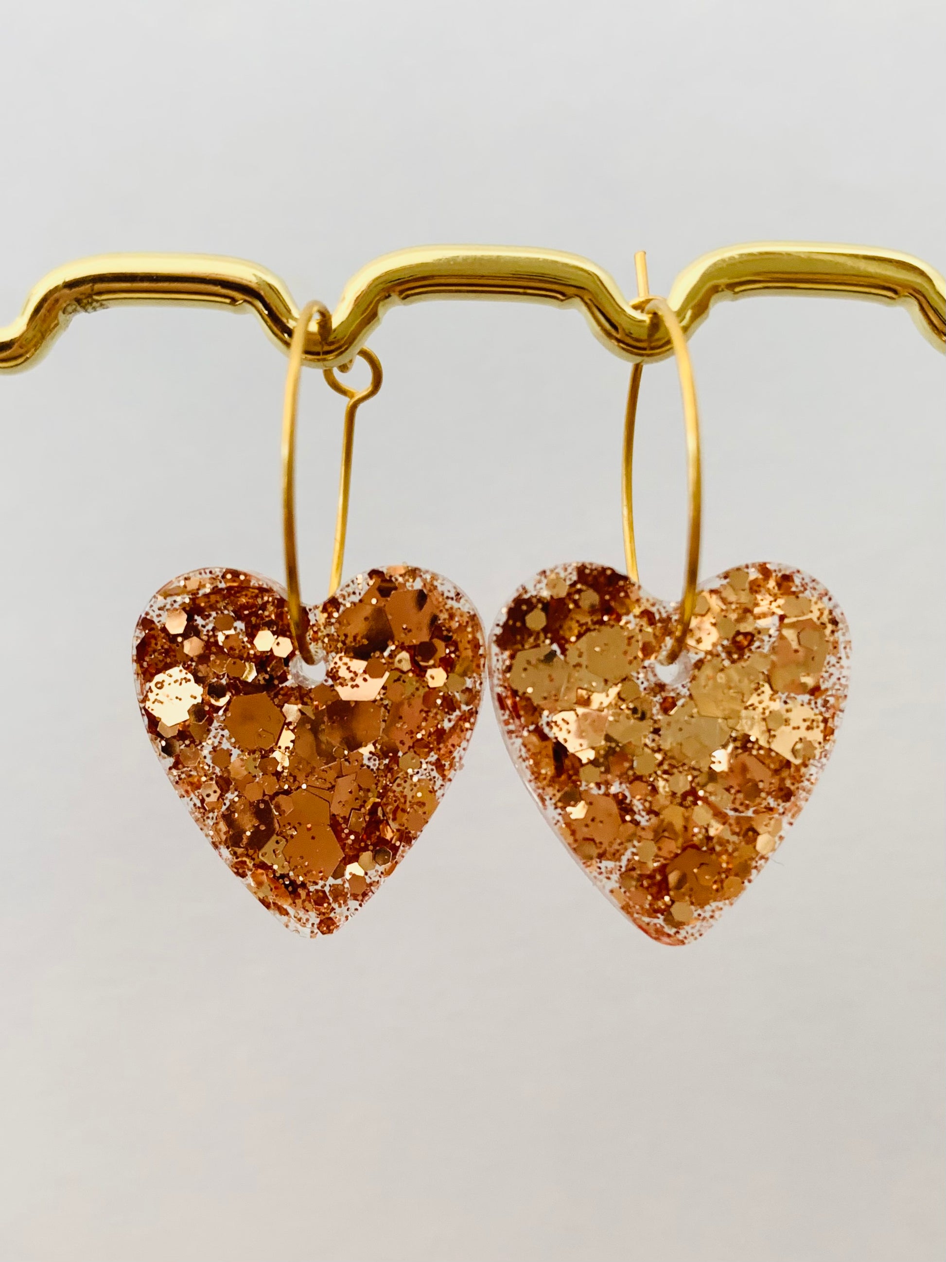 Boucles d'oreilles créoles cœur interchangeables, bijou femme en résine, couleur cuivré, Atelier Rochelais La Rochelle