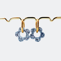 Charm pampille fleur interchangeable pour boucles d'oreilles créoles, bijou femme en résine, couleur mélange de rose, Atelier Rochelais La Rochelle
