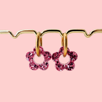 Charm pampille fleur interchangeable pour boucles d'oreilles créoles, bijou femme en résine, couleur bleu Marrakech, Atelier Rochelais La Rochelle