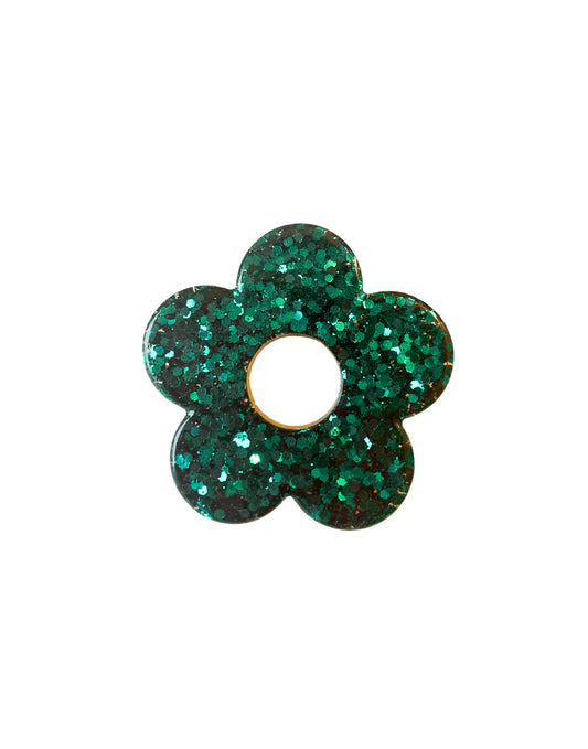 Pin fleur artisanale émeraude à paillettes, bijou unique L'Atelier Rochelais