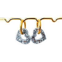 Charm pampille cœur interchangeable pour boucles d'oreilles créoles, bijou femme en résine, couleur argent, Atelier Rochelais La Rochelle