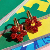 boucles_oreilles_creoles_interchangeables_femme_resine_acier_inoxydable_fleurs tiare rouge_fait_main_la_rochelle_atelier_rochelais