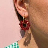 boucles_oreilles_femme_creoles_interchangeables_marguerite fleurs_resine_rouge_pailletee_atelier_rochelais la rochelle