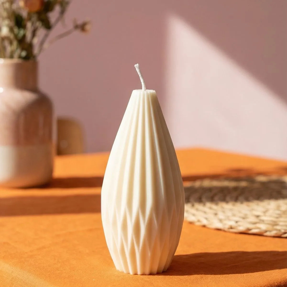 bougie-decorative-haute-couleur-blanche-parfum-fleur-de-coton la rochelle atelier rochelais