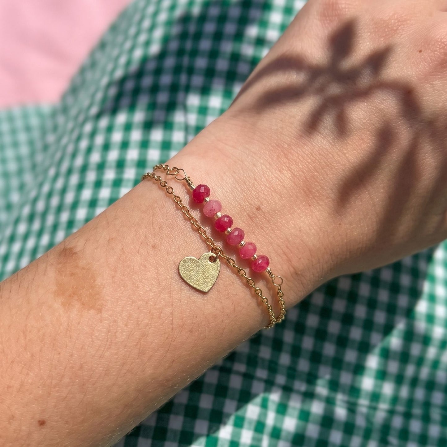 Bracelet Emy double rang porté au poignet bijou artisanal acier inoxydable La Rochelle