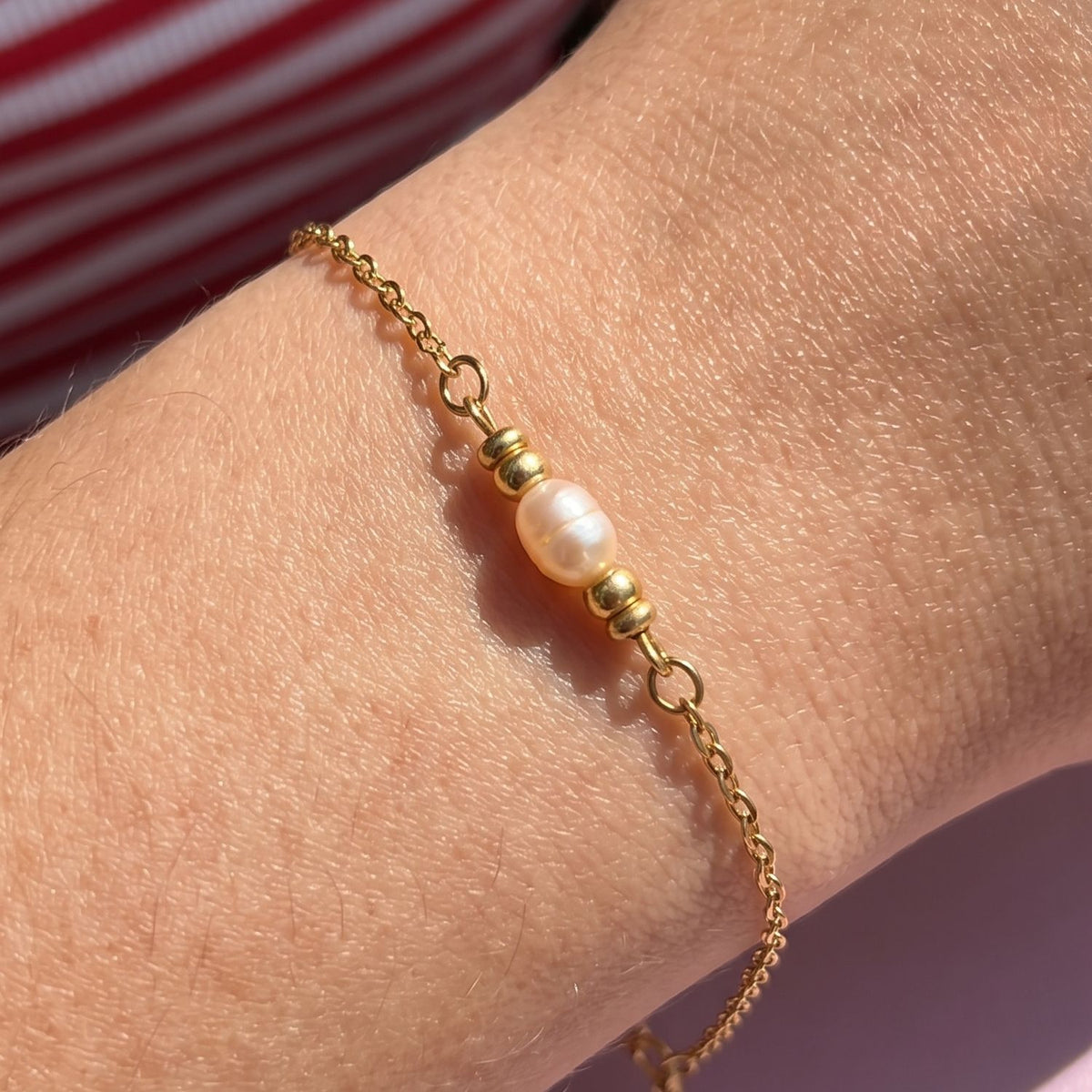 Bracelet Iris Miyuki doré vue rapprochée perle d'eau douce bijou artisanal La Rochelle