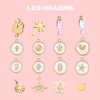 Bracelet d'été personnalisé avec breloques dorées