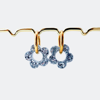 creoles-fleurs-pailletees-argent