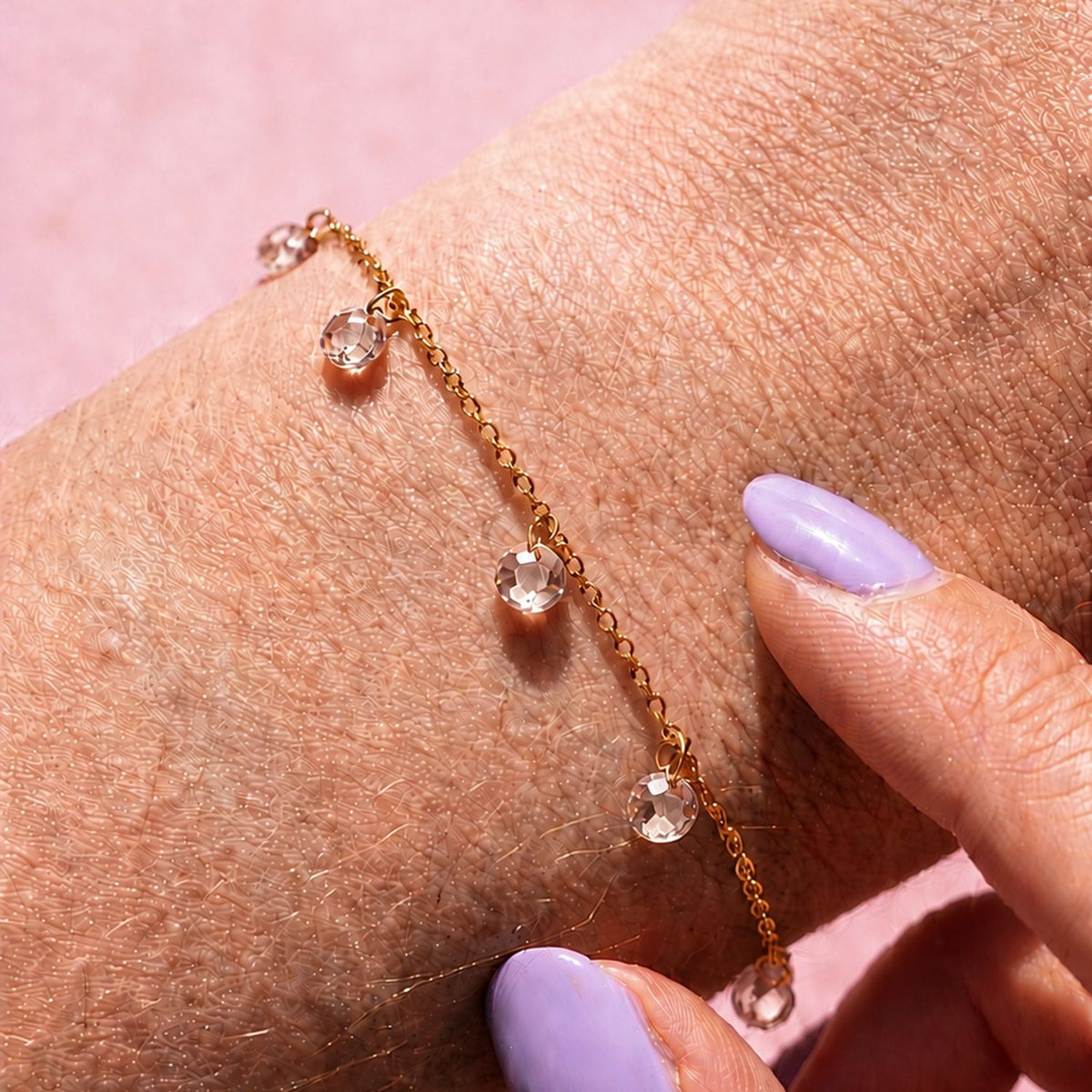 Bracelet Alma pampilles colorées chaînette dorée bijou fait main La Rochelle
