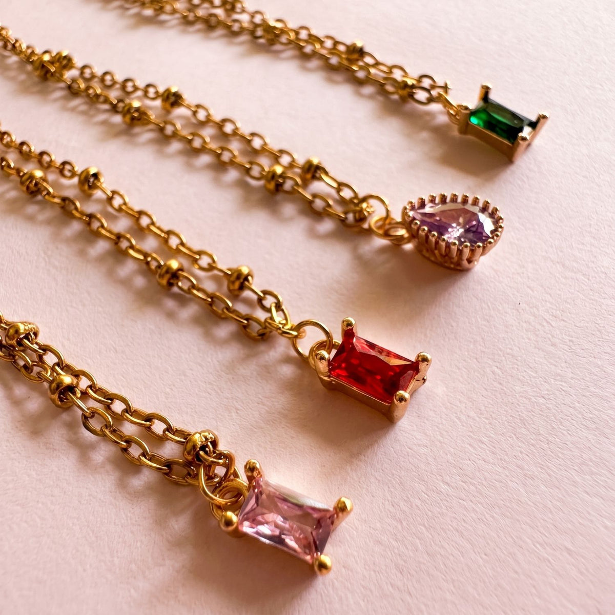 Collier Olia pierres naturelles acier inoxydable doré bijou waterproof L'Atelier Rochelais