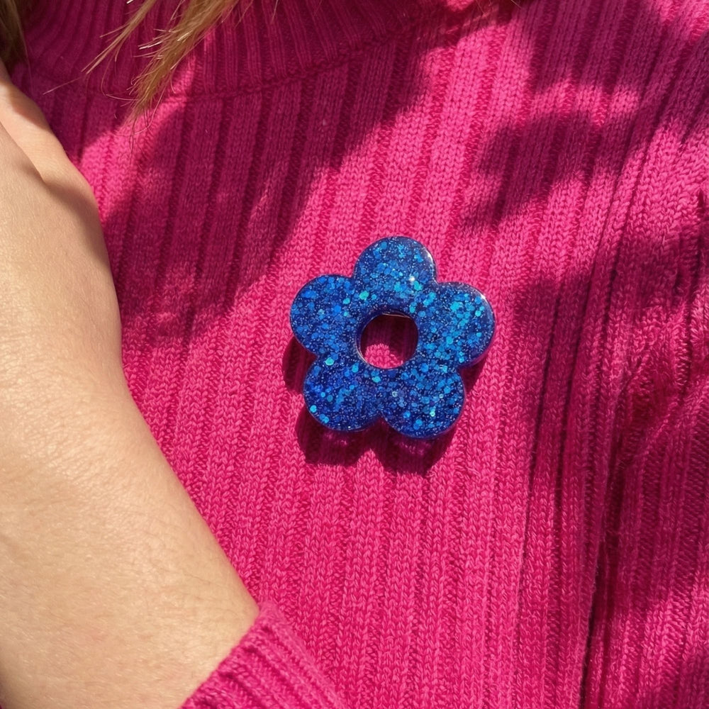 pins fleurs resine paillettes bleu bijou fantaisie fait main atelier rochelais la rochelle